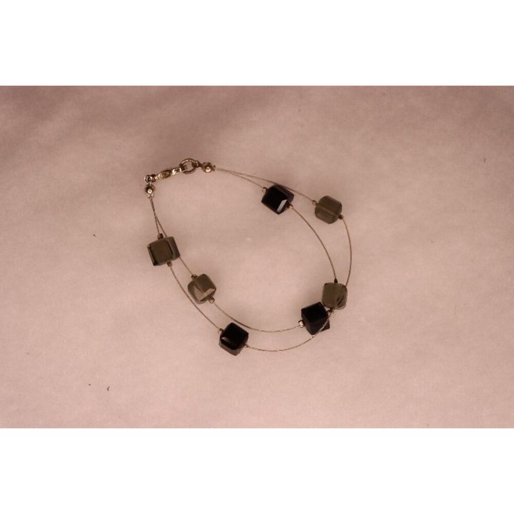 Square cubed black and clear bead and wire delicate bracelet, size small